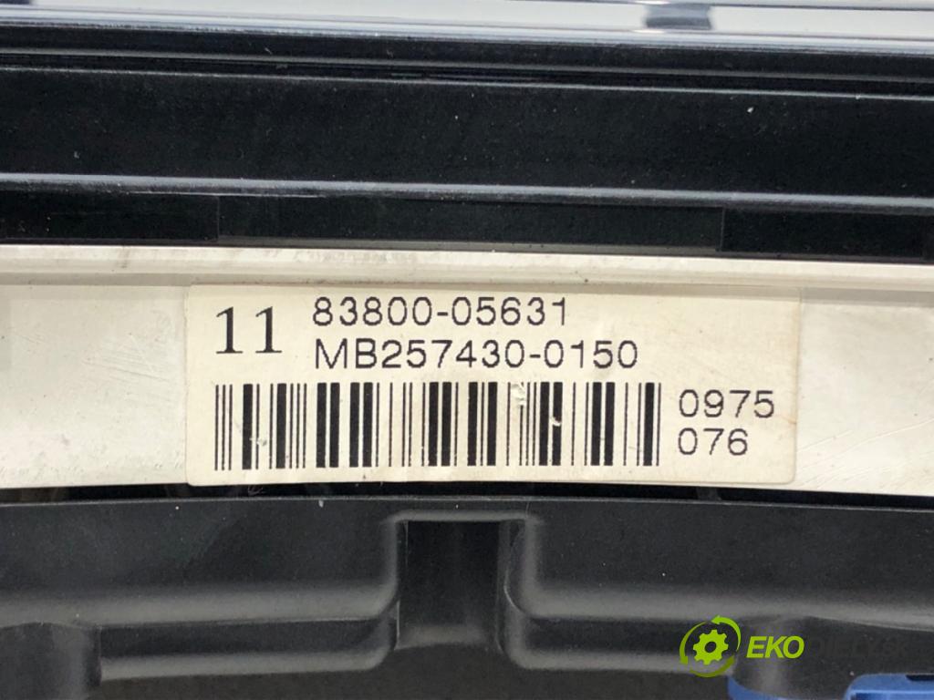 TOYOTA AVENSIS (_T25_) 2003 - 2008    2.0 D-4D (CDT250_) 85 kW [116 KM] olej napędowy 20  Prístrojovka 83800-05631 (Prístrojové dosky, displeje)