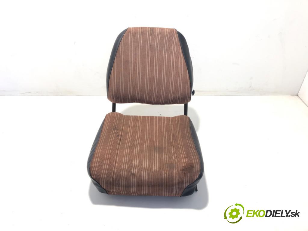 STAR 244    ---  Sedadlo ľavy  (Sedačky, sedadlá)