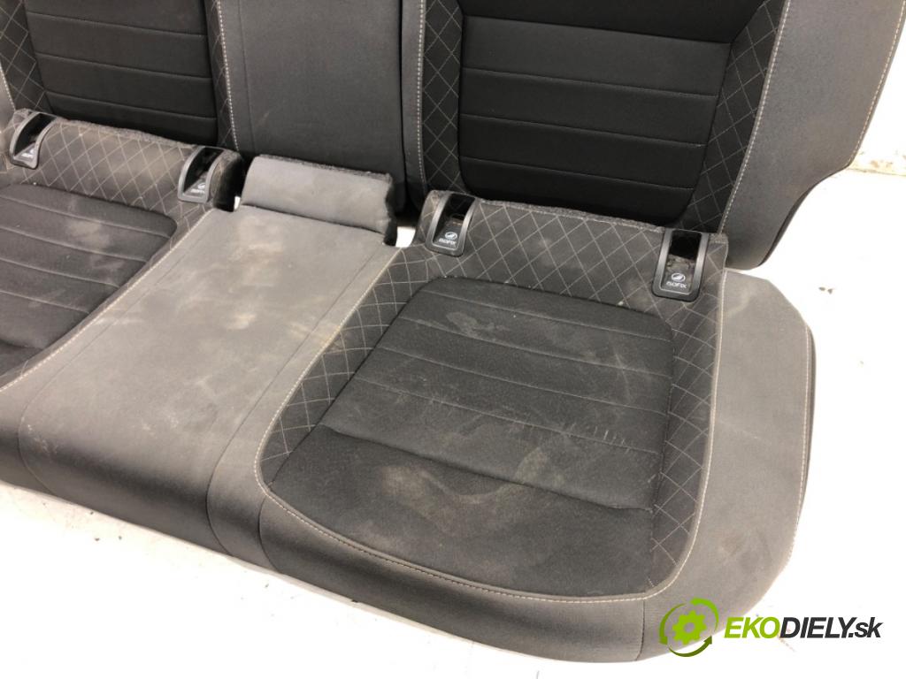 SKODA FABIA III (NJ3) 2014 - 2022    1.0 55 kW [75 KM] benzyna 2014 - 2022  sedadlo zadní část  (Sedačky, sedadla)