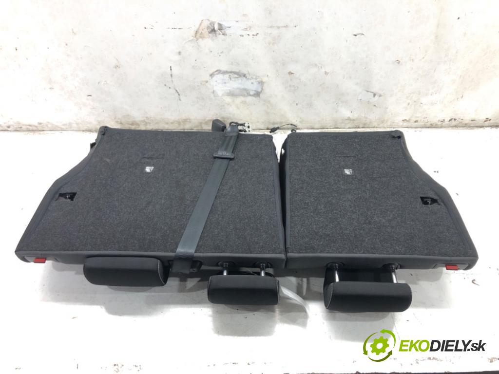 SKODA FABIA III (NJ3) 2014 - 2022    1.0 55 kW [75 KM] benzyna 2014 - 2022  sedadlo zadní část  (Sedačky, sedadla)