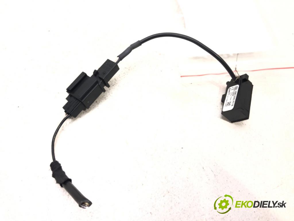SKODA FABIA III (NJ3) 2014 - 2022    1.0 55 kW [75 KM] benzyna 2014 - 2022  MIKROFON: BLUETOOTH 3B0035711B