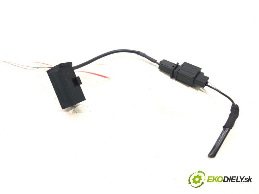 SKODA FABIA III (NJ3) 2014 - 2022    1.0 55 kW [75 KM] benzyna 2014 - 2022  MIKROFON: BLUETOOTH 3B0035711B