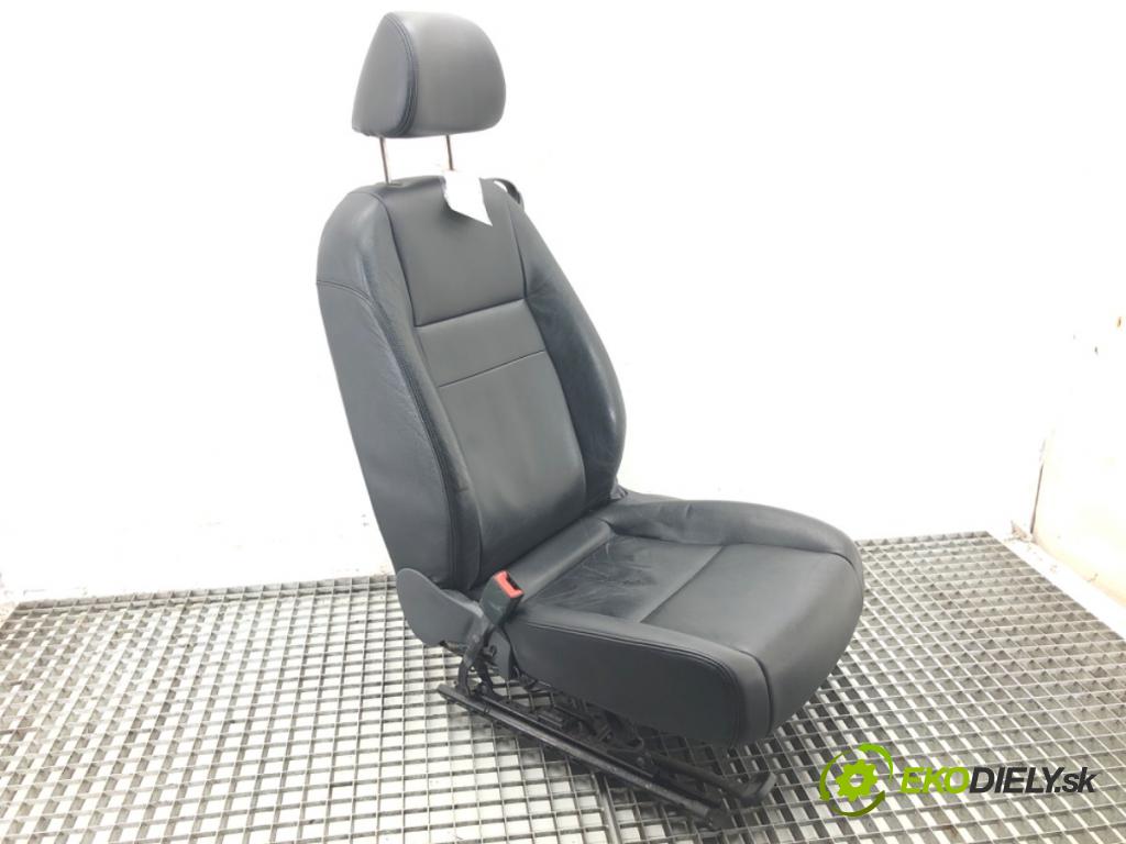 VW GOLF V (1K1) 2003 - 2010    1.9 TDI 77 kW [105 KM] olej napędowy 2003 - 2008  Sedadlo ľavy 0 (Sedačky, sedadlá)