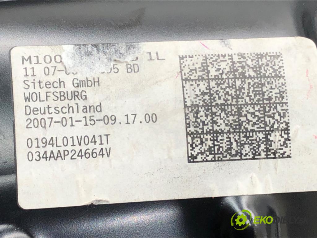 VW GOLF V (1K1) 2003 - 2010    1.9 TDI 77 kW [105 KM] olej napędowy 2003 - 2008  Sedadlo ľavy 0 (Sedačky, sedadlá)