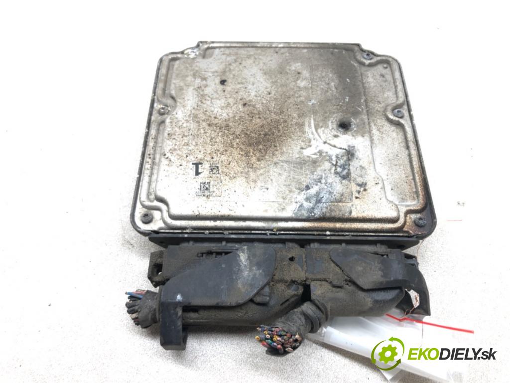 TOYOTA YARIS (_P9_) 2005 - 2014    1.4 D-4D (NLP90_) 66 kW [90 KM] olej napędowy 2005  riadiaca jednotka Motor 0281015385 (Riadiace jednotky)