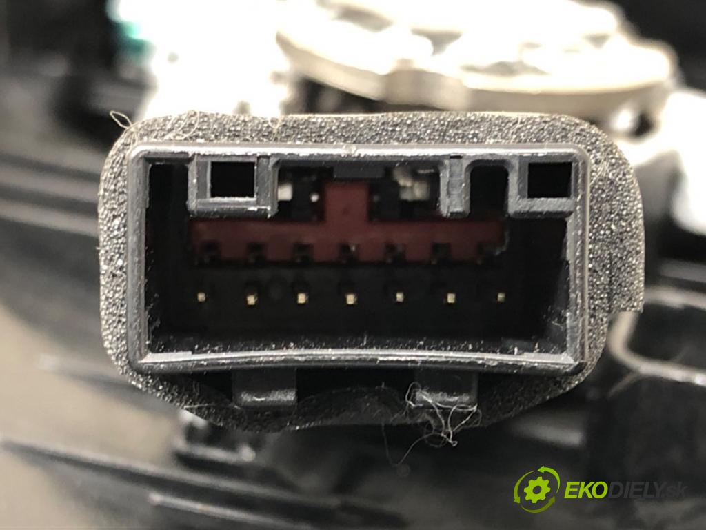 MASERATI QUATTROPORTE VI 2012 - 2022    3.0 S Q4 302 kW [411 KM] benzyna 2013 - 2022  zpětné zrcátko vnitřní 57010496AE (Světla vnitřní)