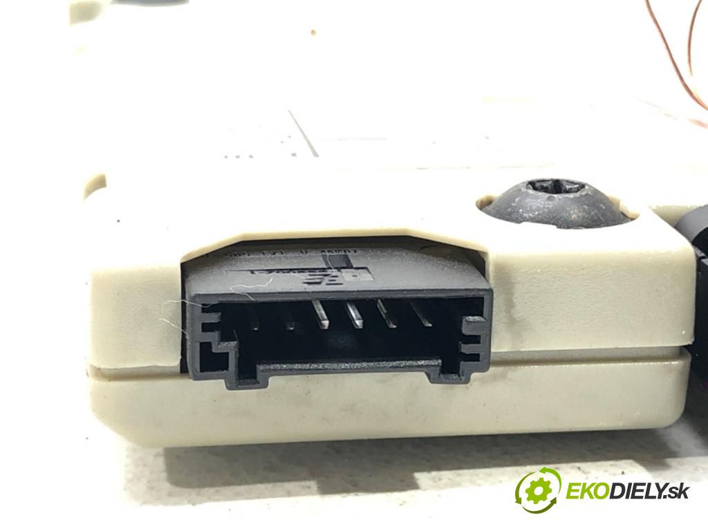 BMW 5 (F10) 2009 - 2016    528 i xDrive 180 kW [245 KM] benzyna 2011 - 2016  Zosilňovač Antenní: 9257363 (Zosilňovače)