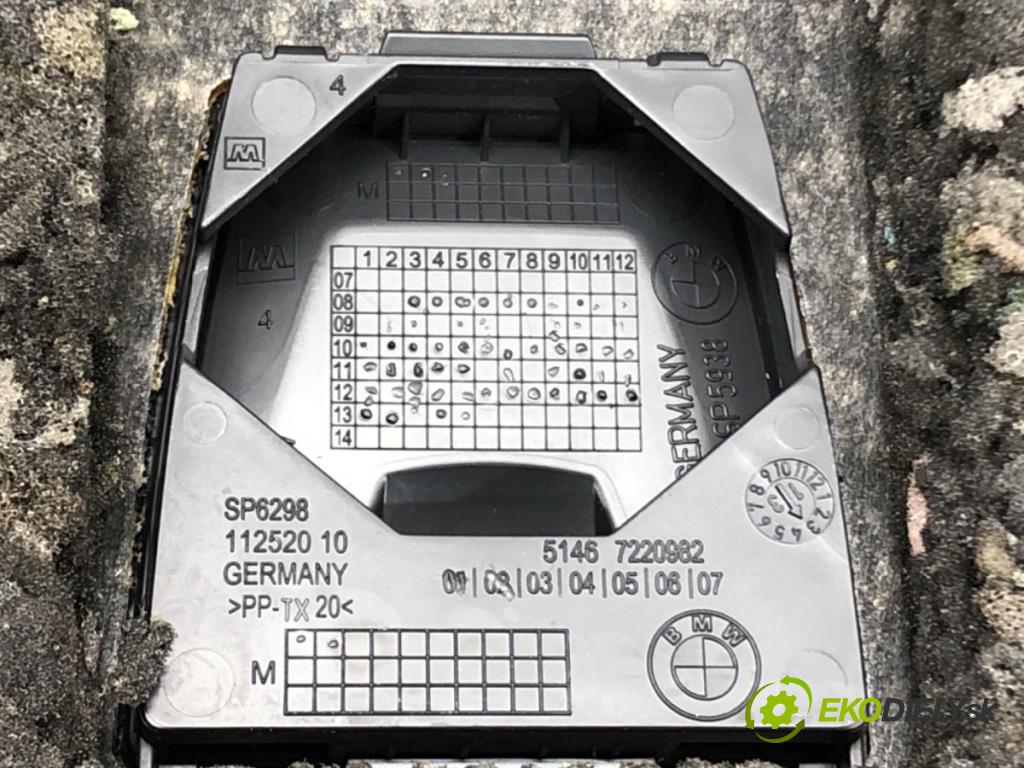 BMW 5 (F10) 2009 - 2016    528 i xDrive 180 kW [245 KM] benzyna 2011 - 2016  Pláto zadná Roleta 9178931 (Rolety kufra)