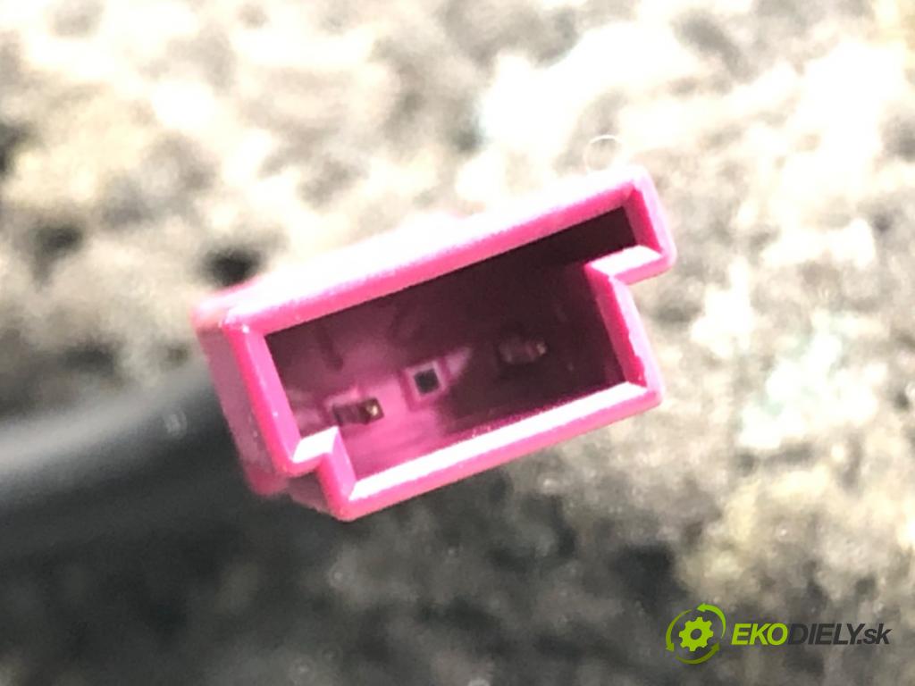 BMW 5 (F10) 2009 - 2016    528 i xDrive 180 kW [245 KM] benzyna 2011 - 2016  Pláto zadná Roleta 9178931 (Rolety kufra)