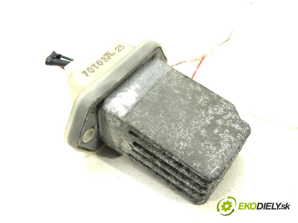 NISSAN QASHQAI / QASHQAI +2 I (J10, NJ10, JJ10E) 2006 - 2014    2.0 104 kW [141 KM] benzyna 2007 - 2013  Odpor, rezistor kúrenia vzduchu  (Odpory (rezistory) kúrenia)