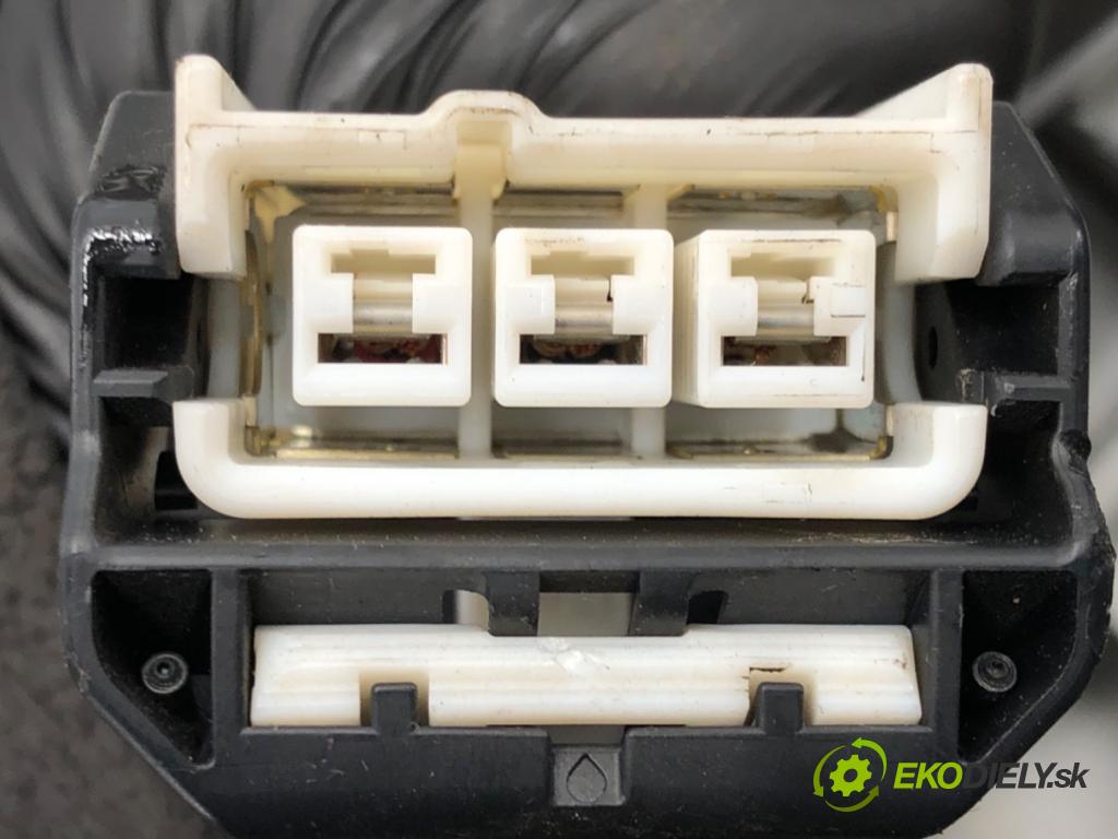TOYOTA AURIS (_E15_) 2006 - 2012    1.4 D-4D (NDE150_) 66 kW [90 KM] olej napędowy 200  Pumpa servočerpadlo 45200-02281 (Servočerpadlá, pumpy riadenia)