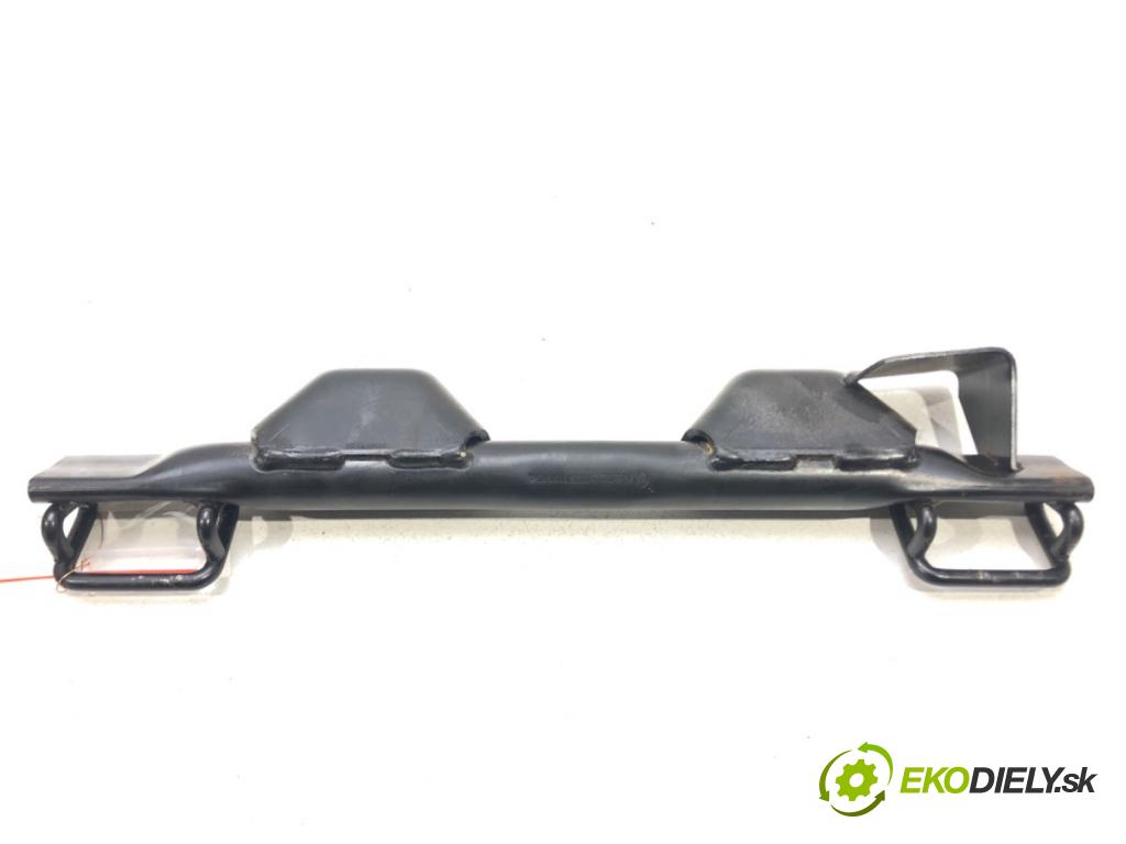 AUDI A6 C6 (4F2) 2004 - 2011    2.4 130 kW [177 KM] benzyna 2004 - 2008  uchycení ISOFIX 8E0813545A
