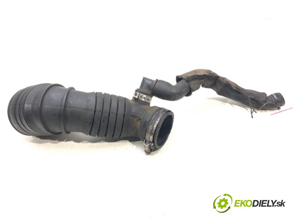 AUDI A4 B6 (8E2) 2000 - 2005    2.5 TDI quattro 132 kW [180 KM] olej napędowy 2000  Rúra hadice trubka vzduchu 4B0129627A (Hadice chlazení vzduchu)