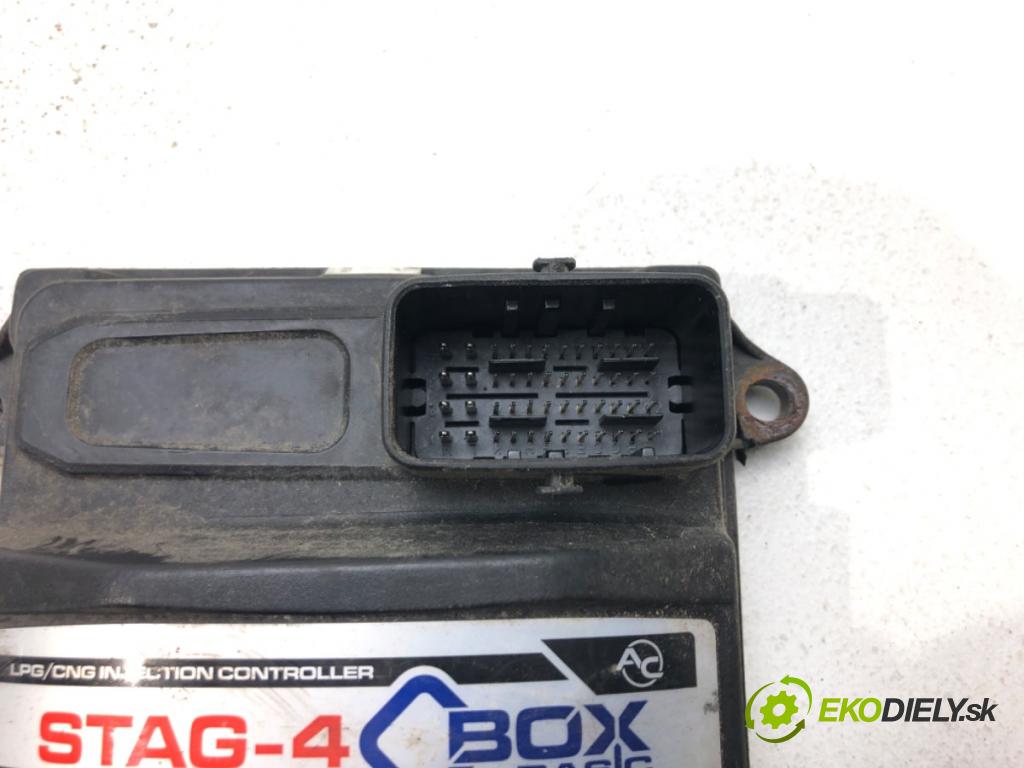 --- ---    ---  riadiaca jednotka do plynového pedálu LPG STAG-4 QBOX BASIC (Riadiace jednotky)