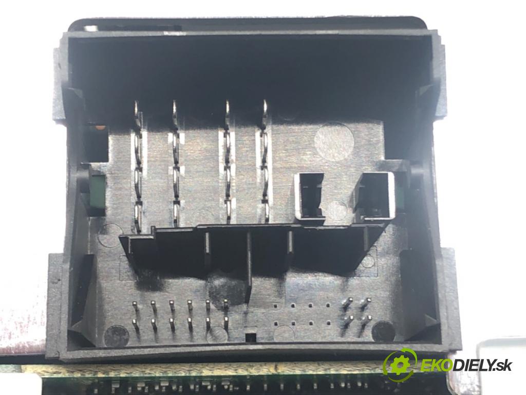 FORD TRANSIT CONNECT (P65_, P70_, P80_) 2002 - 2022    1.8 TDCi 66 kW [90 KM] olej napędowy 2002 - 2013  RADIO AT1T-18C815-AB (Audio zariadenia)