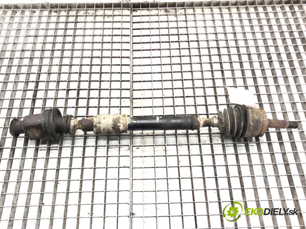 VOLVO S40 I (644) 1995 - 2004    1.8 85 kW [115 KM] benzyna 1995 - 1999  Poloos pravá  (Poloosy)