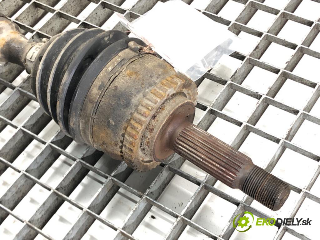 VOLVO S40 I (644) 1995 - 2004    1.8 85 kW [115 KM] benzyna 1995 - 1999  Poloos pravá  (Poloosy)