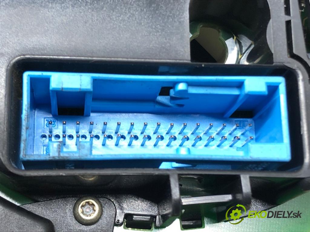 AUDI A6 C5 Avant (4B5) 1997 - 2005    2.4 121 kW [165 KM] benzyna 1997 - 2005  prístrojovka 4B0919860F (Přístrojové desky, displeje)