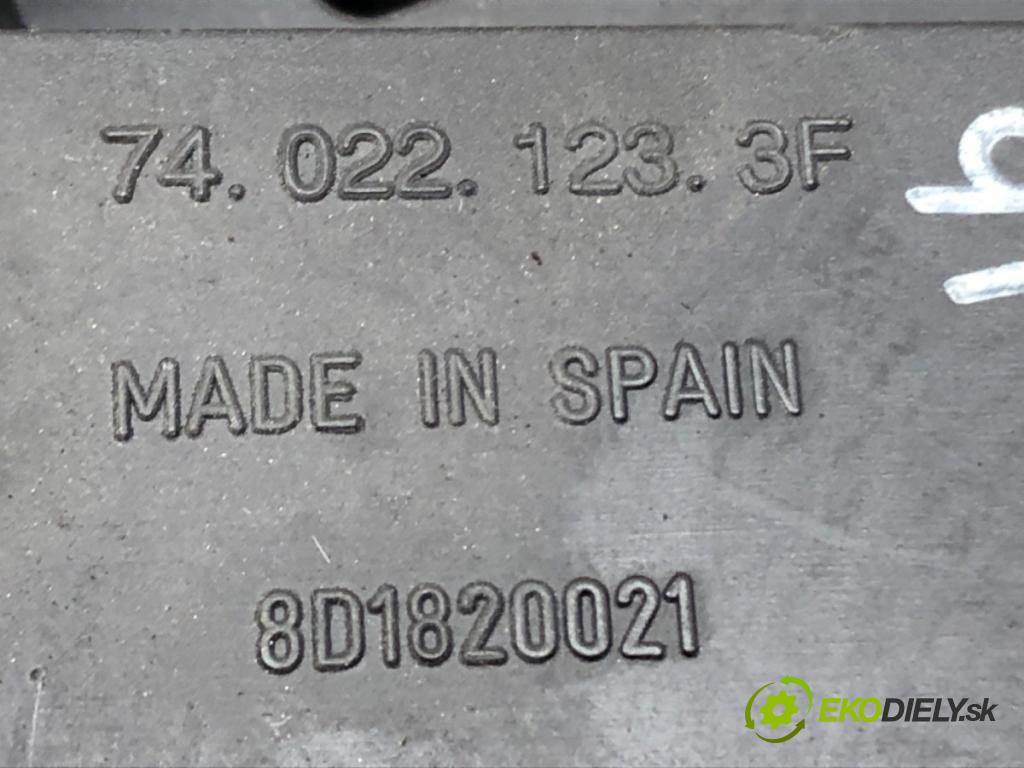 VW PASSAT B5 (3B2) 1996 - 2001    1.9 TDI 66 kW [90 KM] olej napędowy 1996 - 2000  Ventilátor ventilátor kúrenia 8D1820021 (Ventilátory kúrenia)
