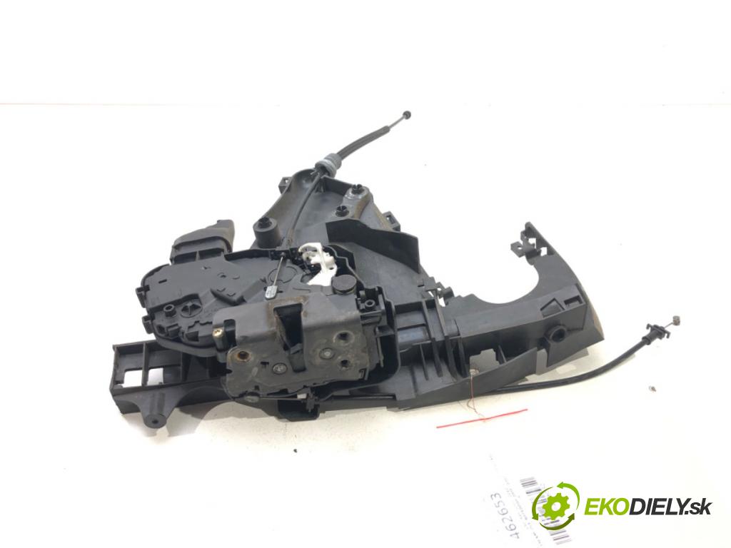 VOLVO V50 (545) 2003 - 2012    2.0 D 100 kW [136 KM] olej napędowy 2004 - 2010  zámok přední část pravý 30753664