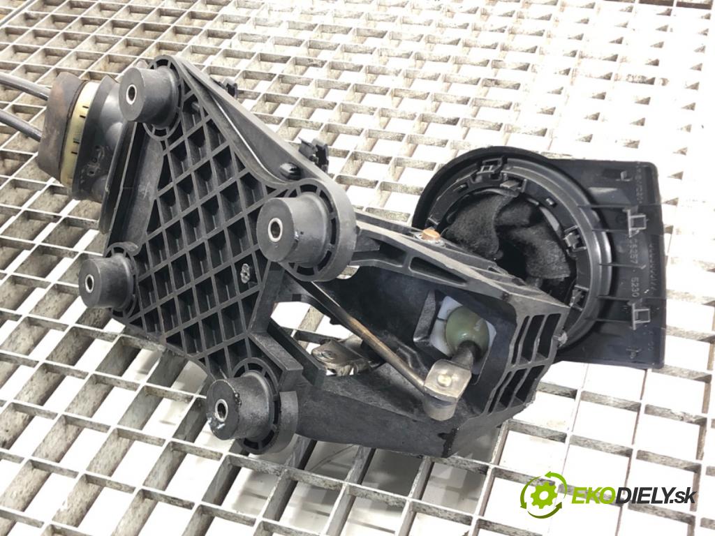 CITROEN C4 I (LC_) 2004 - 2014    1.4 16V 65 kW [88 KM] benzyna 2004 - 2011  Kulisa 9655245980 (Rýchlostné páky / kulisy)