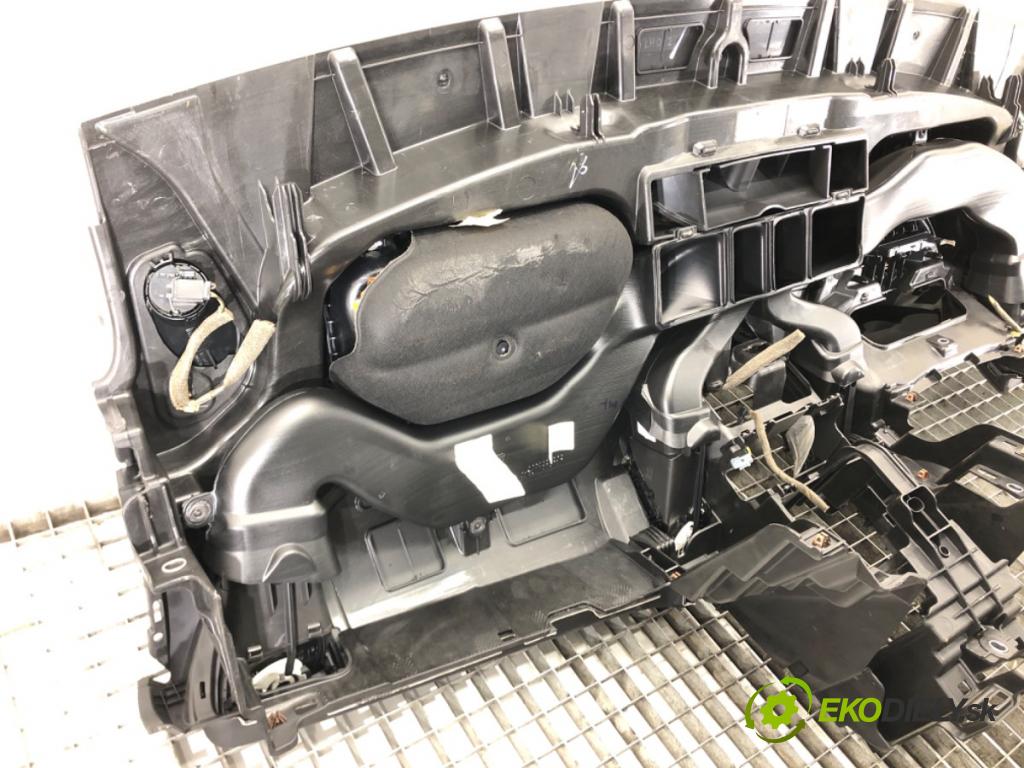 OPEL ASTRA J (P10) 2009 - 2015    1.3 CDTI (68) 70 kW [95 KM] olej napędowy 2009 - 2  Palubná doska  (Palubné dosky)