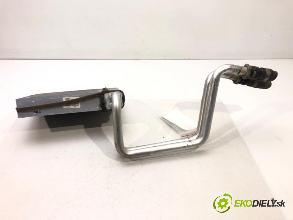 FORD FOCUS III Turnier 2010 - 2022    1.6 TDCi 70 kW [95 KM] olej napędowy 2010 - 2022  Výhrevné teleso, radiátor kúrenia VPAMFH18476AA (Radiátory kúrenia)