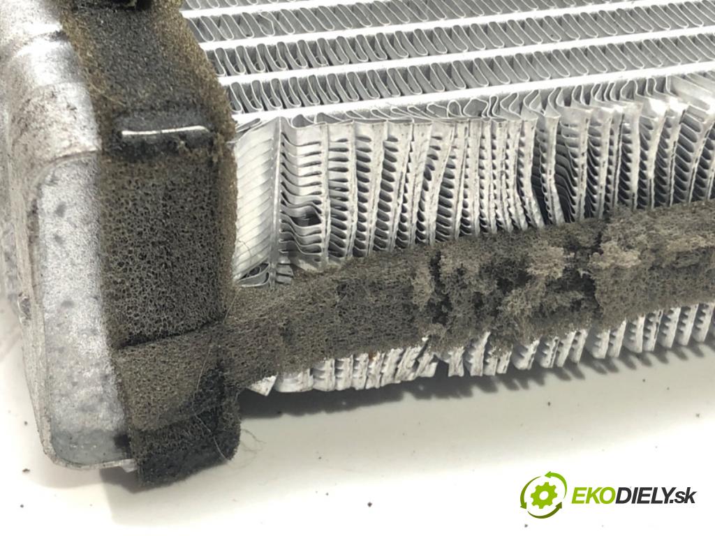 NISSAN NOTE (E12) 2012 - 2022    1.5 dCi 66 kW [90 KM] olej napędowy 2013 - 2022  Výhrevné teleso, radiátor kúrenia  (Radiátory kúrenia)