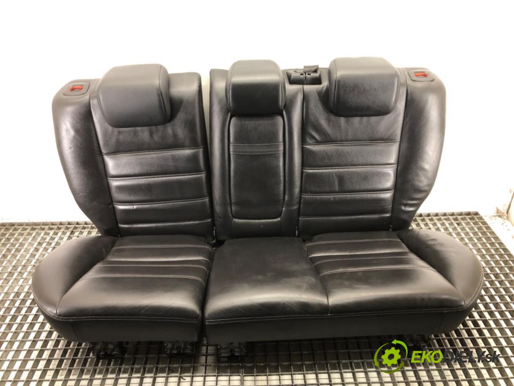 FORD KUGA I 2008 - 2012    2.0 TDCi 100 kW [136 KM] olej napędowy 2008 - 2012  Sedadlo zad  (Sedačky, sedadlá)