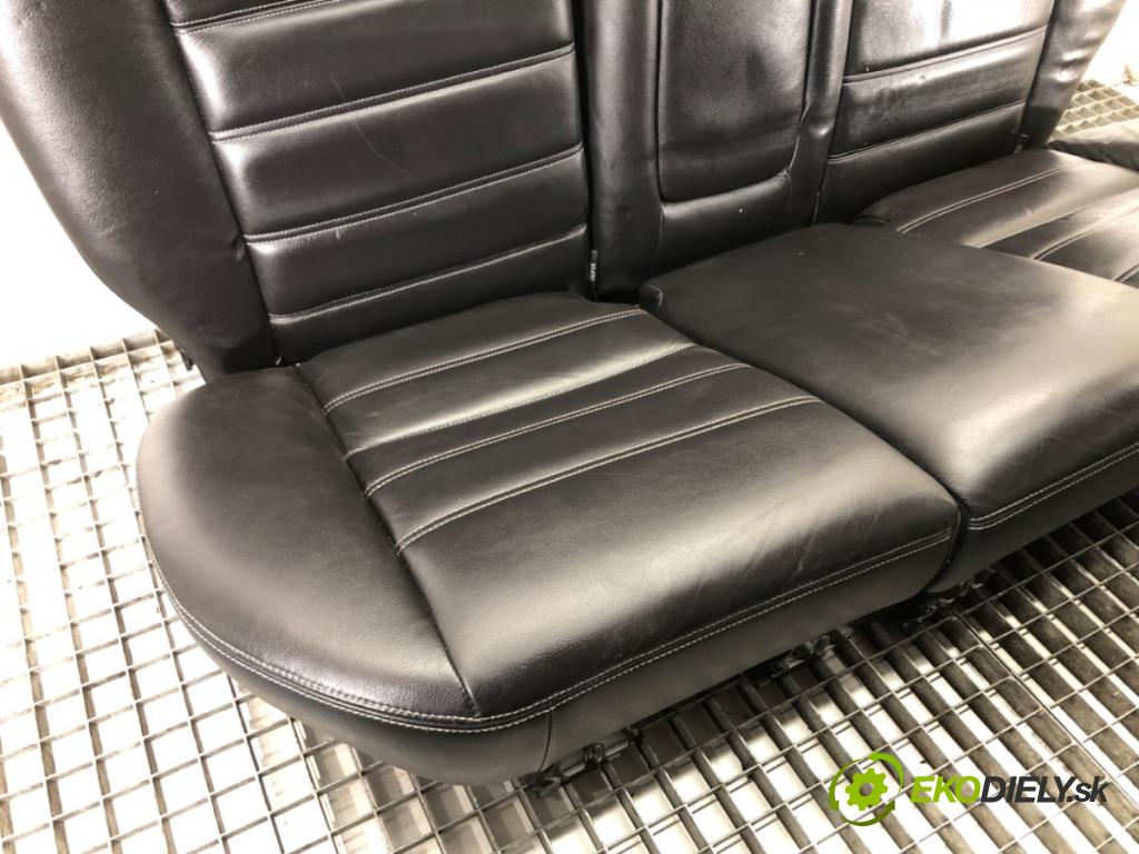 FORD KUGA I 2008 - 2012    2.0 TDCi 100 kW [136 KM] olej napędowy 2008 - 2012  Sedadlo zad  (Sedačky, sedadlá)