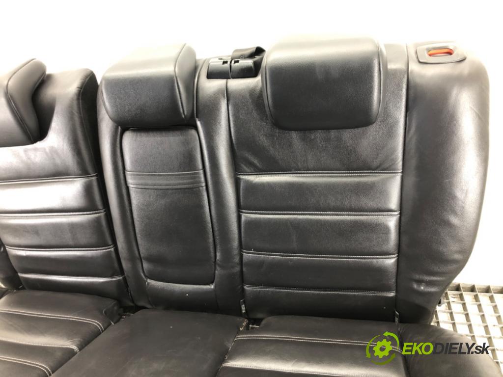 FORD KUGA I 2008 - 2012    2.0 TDCi 100 kW [136 KM] olej napędowy 2008 - 2012  Sedadlo zad  (Sedačky, sedadlá)