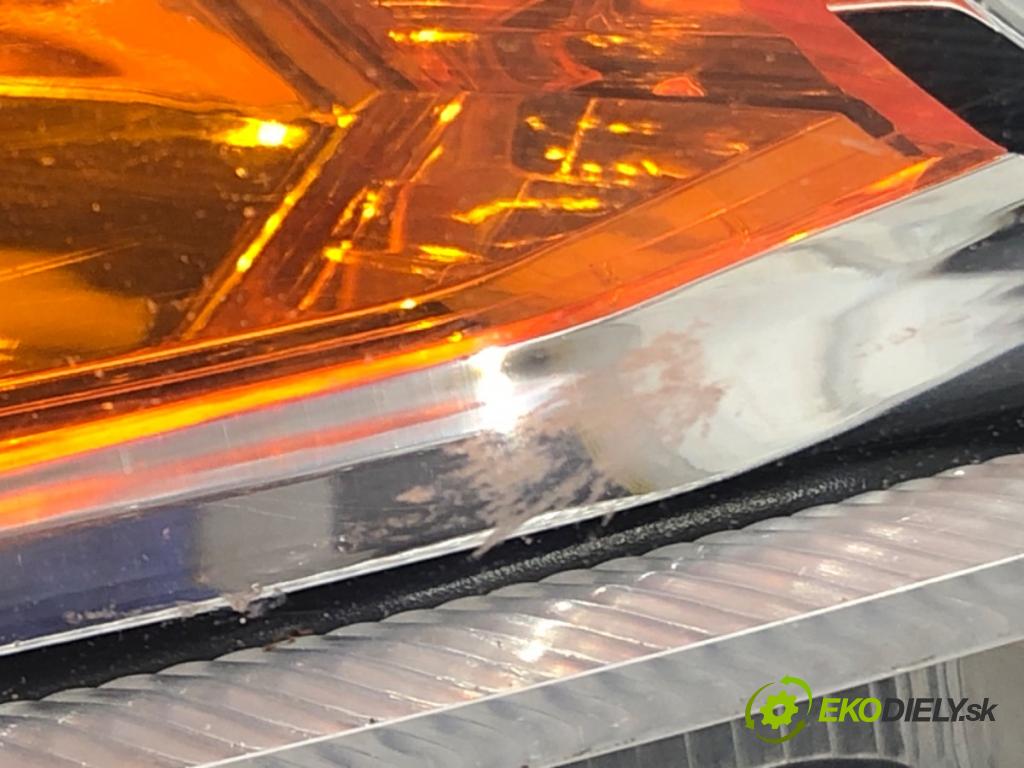 MITSUBISHI COLT VI (Z3_A, Z2_A) 2002 - 2012    1.1 55 kW [75 KM] benzyna 2004 - 2012  Svetlomet pravy 8301B180 (Pravé)