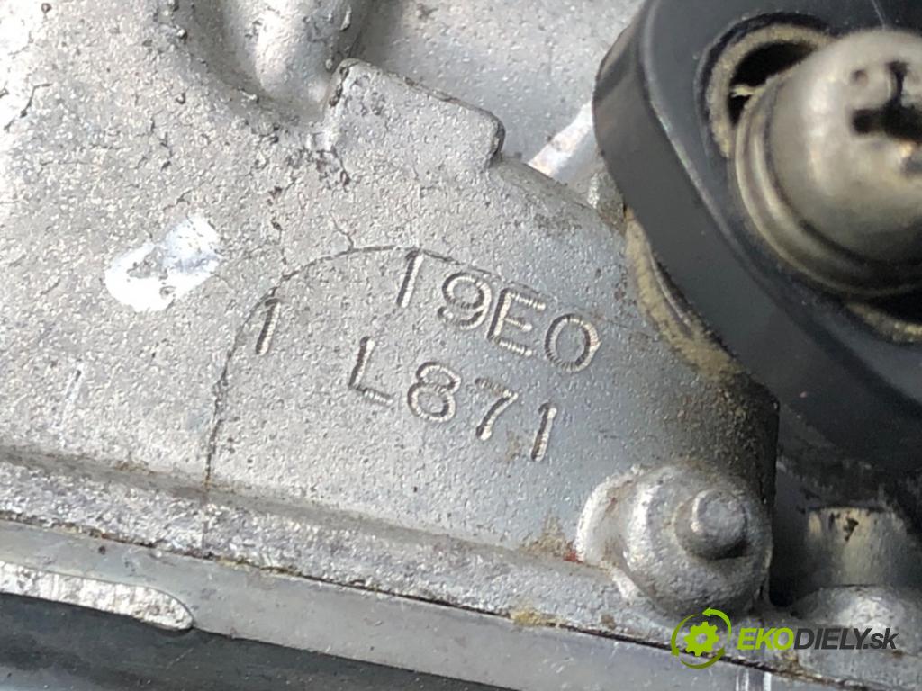 SUZUKI GSX F 600    75kW (100KM) 599CM3  KARBURÁTOR: