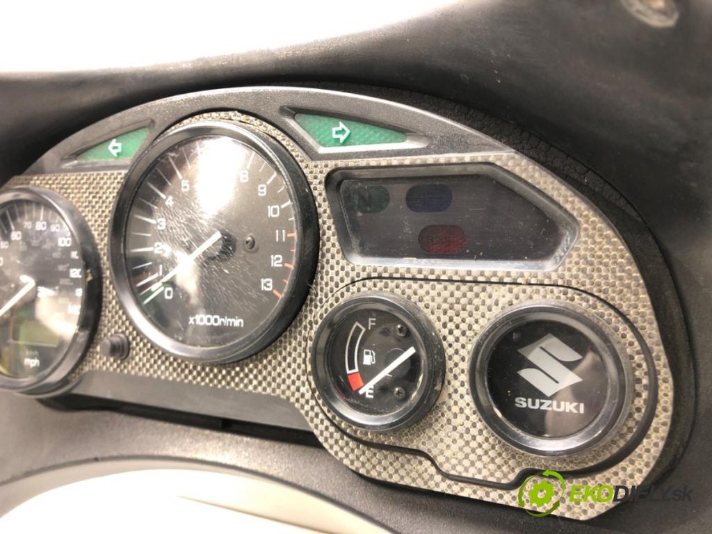 SUZUKI GSX F 600    75kW (100KM) 599CM3  Prístrojovka  (Prístrojové dosky, displeje)