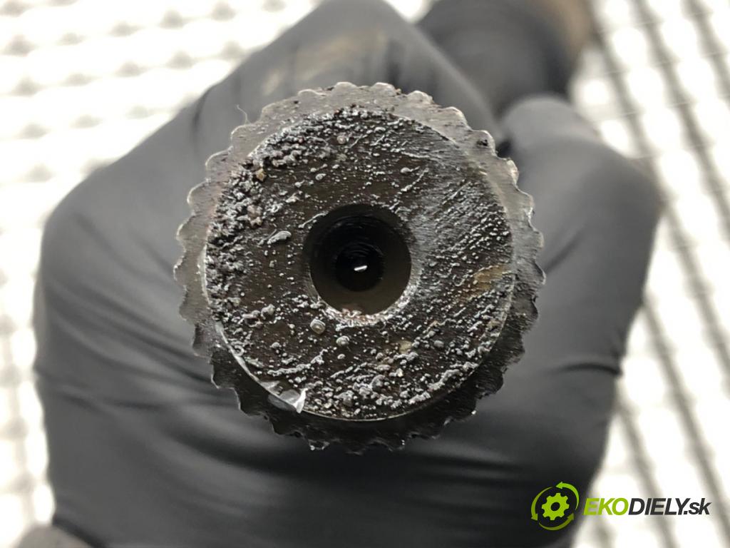 NISSAN X-TRAIL I (T30) 2001 - 2013    2.2 DCi 84 kW [114 KM] olej napędowy 2004 - 2013  Poloos pravá  (Poloosy)