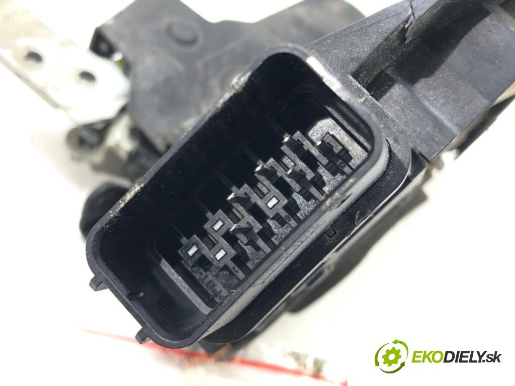 FORD MONDEO IV Turnier (BA7) 2007 - 2015    1.8 TDCi 92 kW [125 KM] olej napędowy 2007 - 2012  zámok přední část pravý 8M2A-R21812