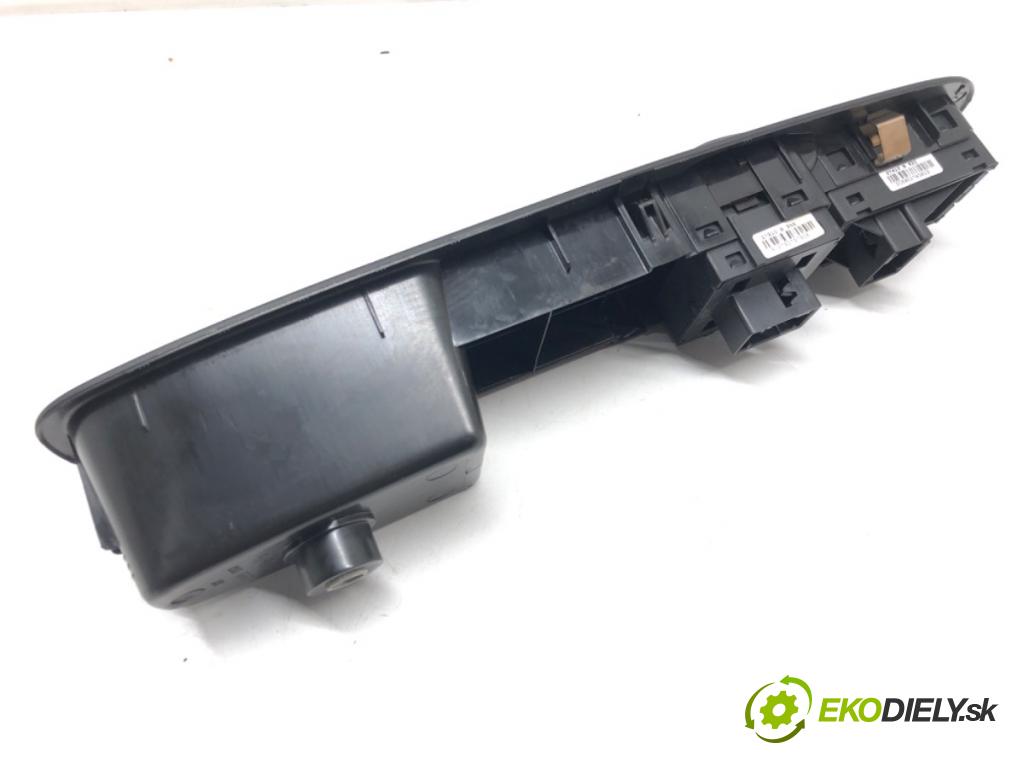 FIAT PUNTO EVO (199_) 2008 - 2022    1.3 D Multijet 62 kW [84 KM] olej napędowy 2009 -   Prepínač okien 735500050 (Prepínače, spínače, tlačidlá a ovládače kúrenia)