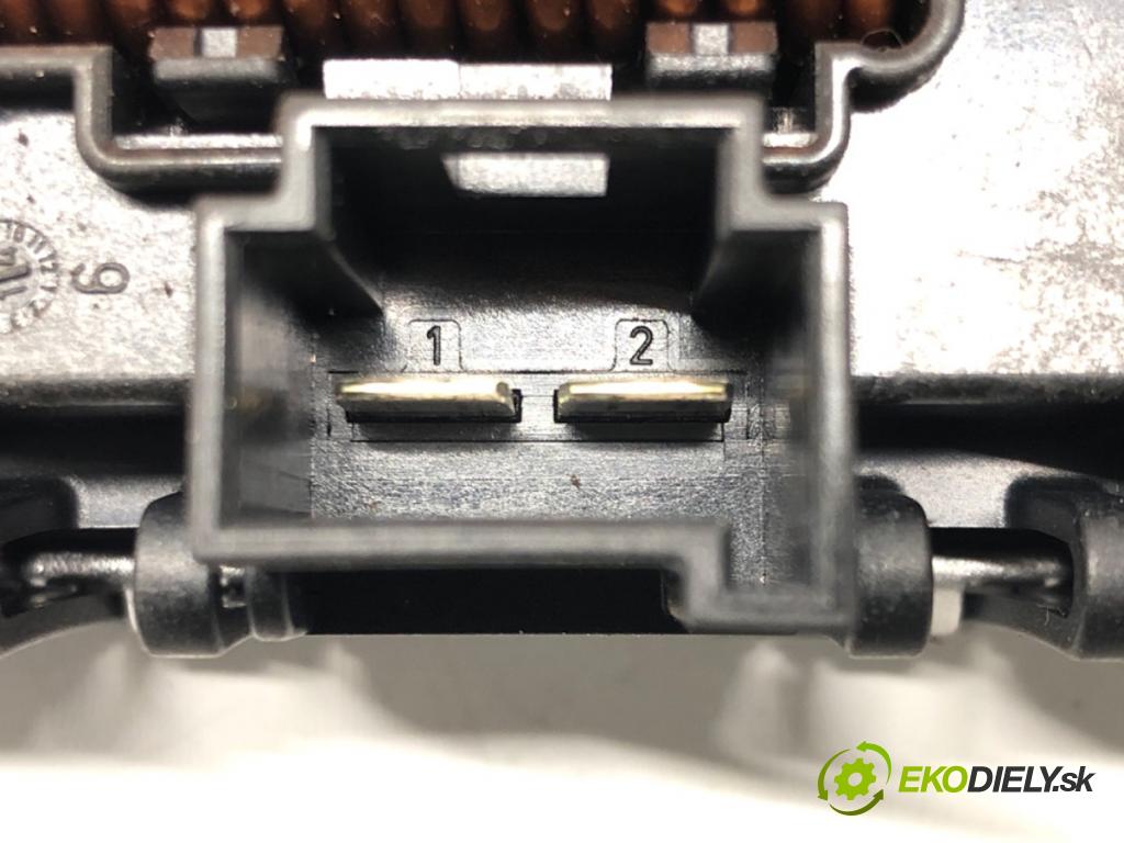 VW GOLF VII Variant (BA5, BV5) 2013 - 2022    1.4 TSI 103 kW [140 KM] benzyna 2013 - 2017  Odpor, rezistor kúrenia vzduchu 5Q0907521E (Odpory (rezistory) kúrenia)