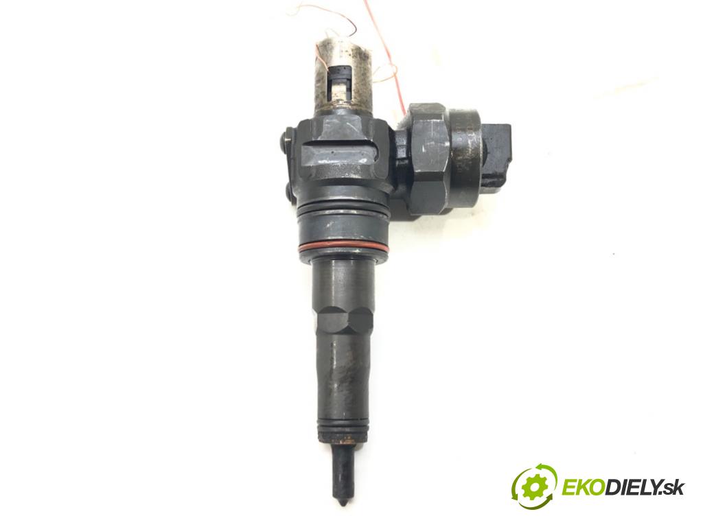 VW PASSAT B5.5 (3B3) 2000 - 2005    1.9 TDI 74 kW [101 KM] olej napędowy 2000 - 2005  POMPOWTRYSKIWACZ 0414720015 038130073J (Vstrekovače)