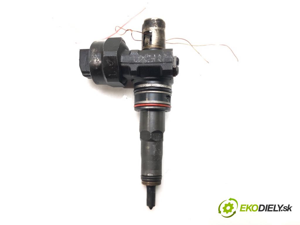 VW PASSAT B5.5 (3B3) 2000 - 2005    1.9 TDI 74 kW [101 KM] olej napędowy 2000 - 2005  POMPOWTRYSKIWACZ 0414720015 038130073J (Vstrekovače)