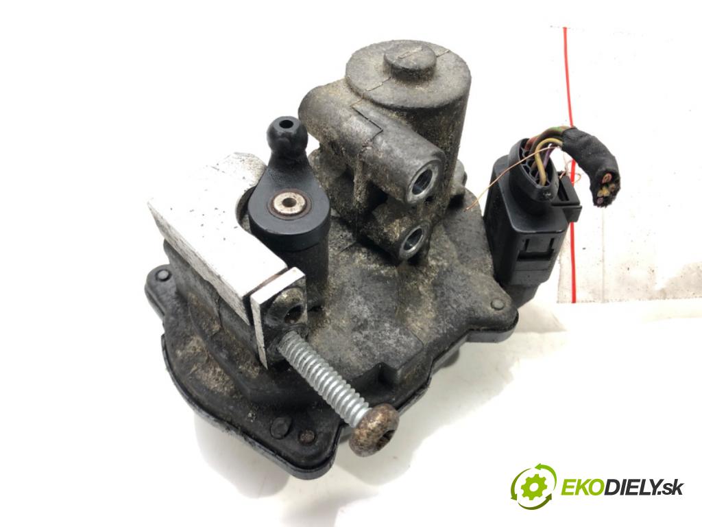 VW PASSAT B6 Variant (3C5) 2005 - 2011    2.0 TDI 103 kW [140 KM] olej napędowy 2005 - 2009  nastavovač svod, potrubí 03L129086V (Ostatní)