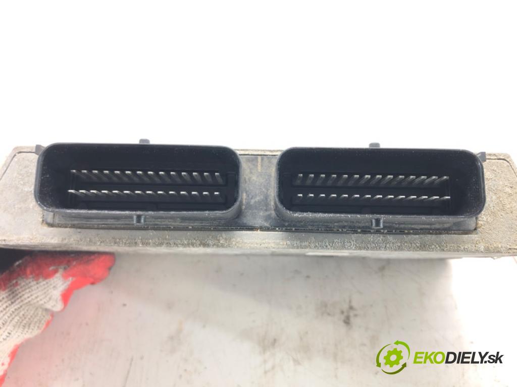 VW PASSAT B6 Variant (3C5) 2005 - 2011    2.0 TDI 103 kW [140 KM] olej napędowy 2005 - 2009  nastavovač svod, potrubí 03L129086V (Ostatní)