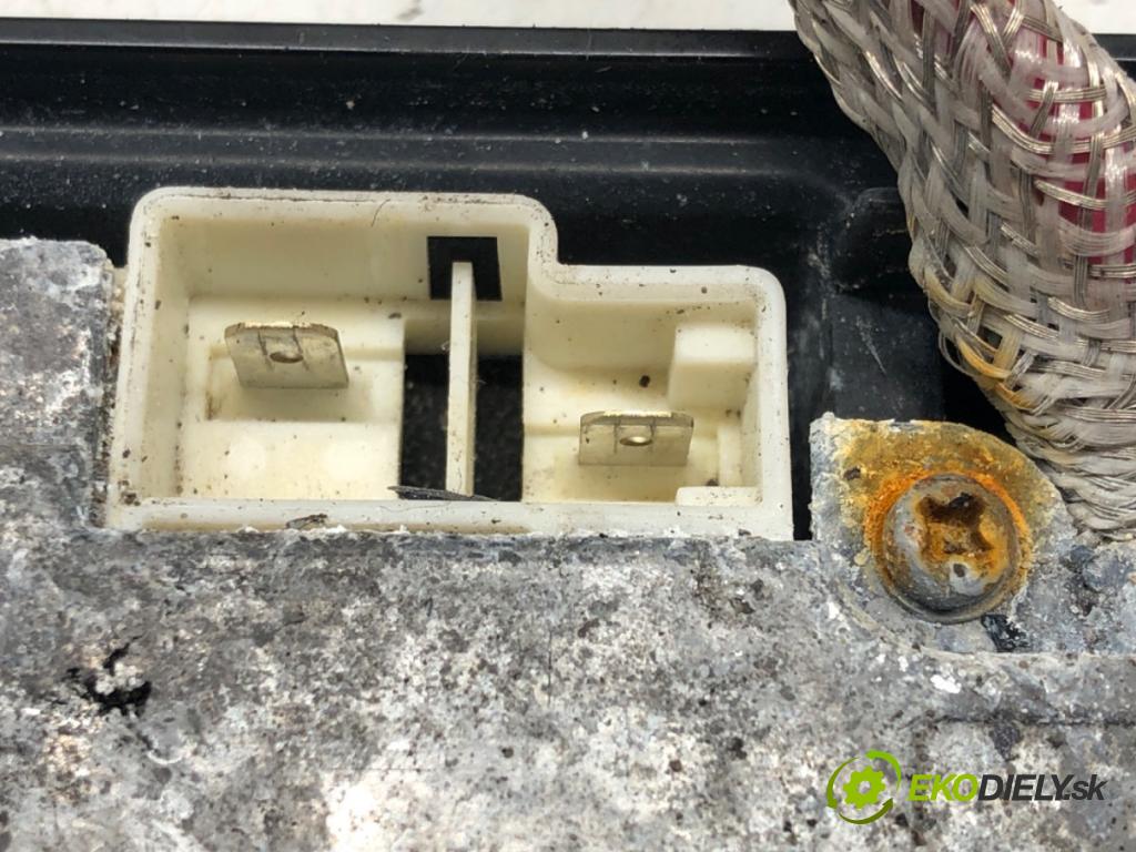 TOYOTA AVENSIS Kombi (_T25_) 2003 - 2008    2.2 D-4D (ADT251_) 110 kW [150 KM] olej napędowy 2  Menič XENON  (Riadiace jednotky xenónu)