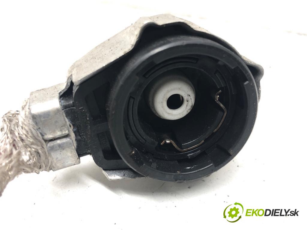 TOYOTA AVENSIS Kombi (_T25_) 2003 - 2008    2.2 D-4D (ADT251_) 110 kW [150 KM] olej napędowy 2  Menič XENON  (Riadiace jednotky xenónu)