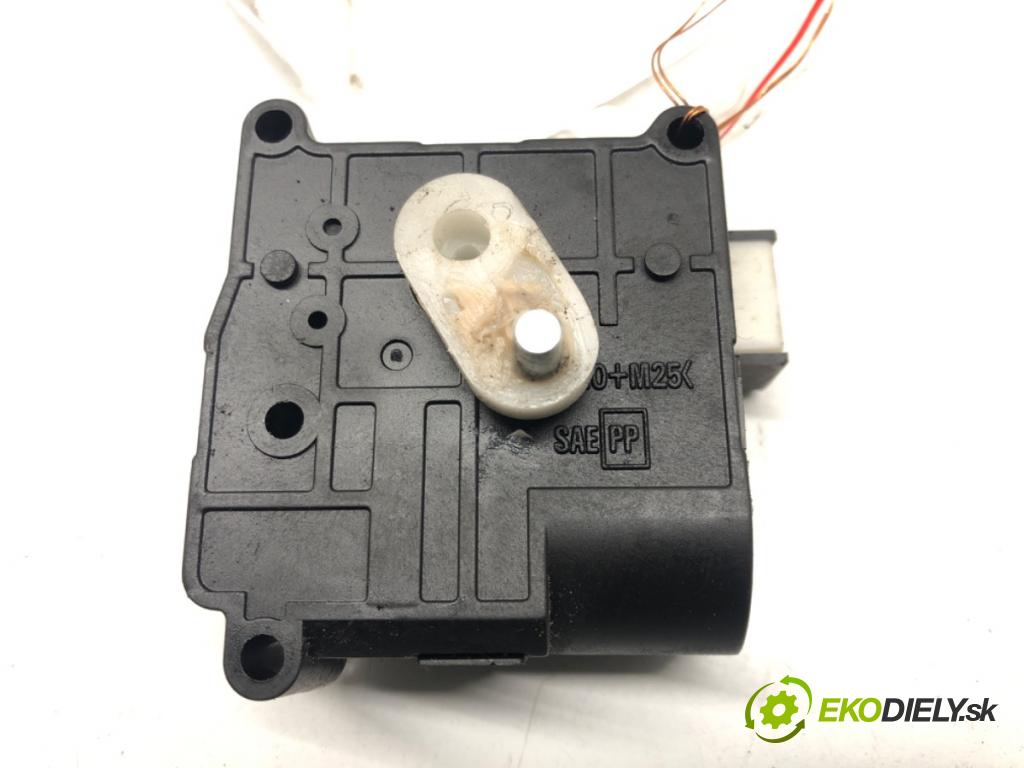 TOYOTA AVENSIS Kombi (_T25_) 2003 - 2008    2.2 D-4D (ADT251_) 110 kW [150 KM] olej napędowy 2  Motorček kúrenia 113800-2051 (Motorčeky kúrenia)