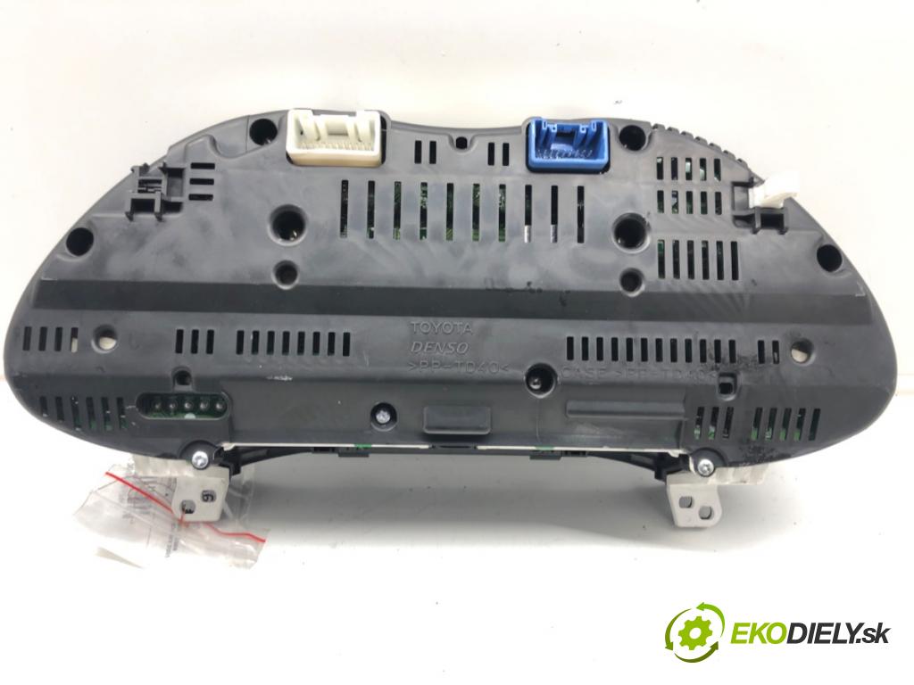 TOYOTA AVENSIS Kombi (_T25_) 2003 - 2008    2.2 D-4D (ADT251_) 110 kW [150 KM] olej napędowy 2  Prístrojovka 83800-05C00-C (Prístrojové dosky, displeje)