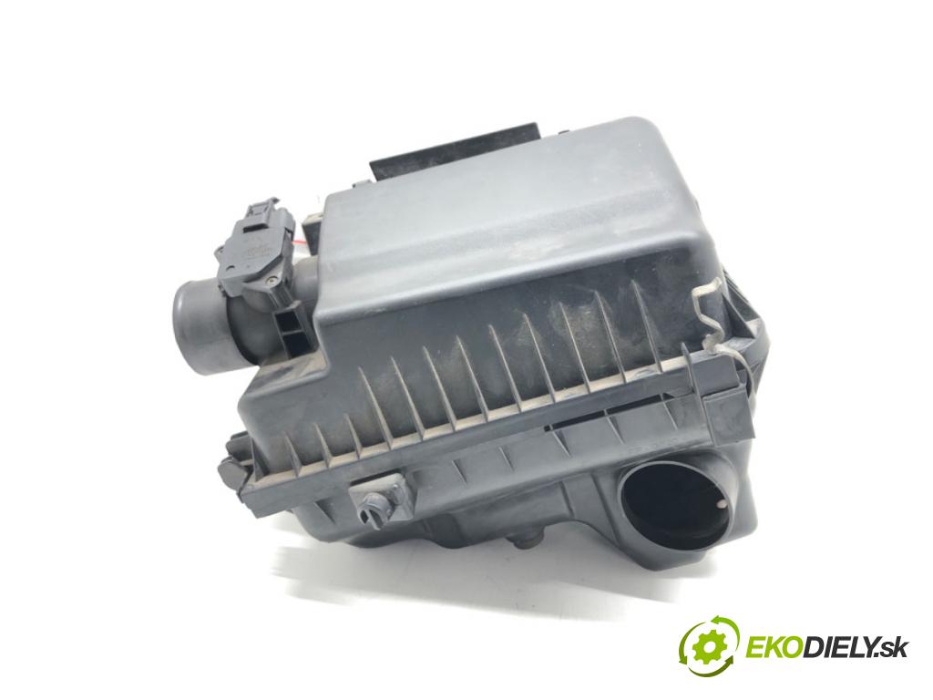 TOYOTA YARIS (_P9_) 2005 - 2014    1.4 D-4D (NLP90_) 66 kW [90 KM] olej napędowy 2005  Obal filtra vzduchu 22204-33010 (Obaly filtrov vzduchu)