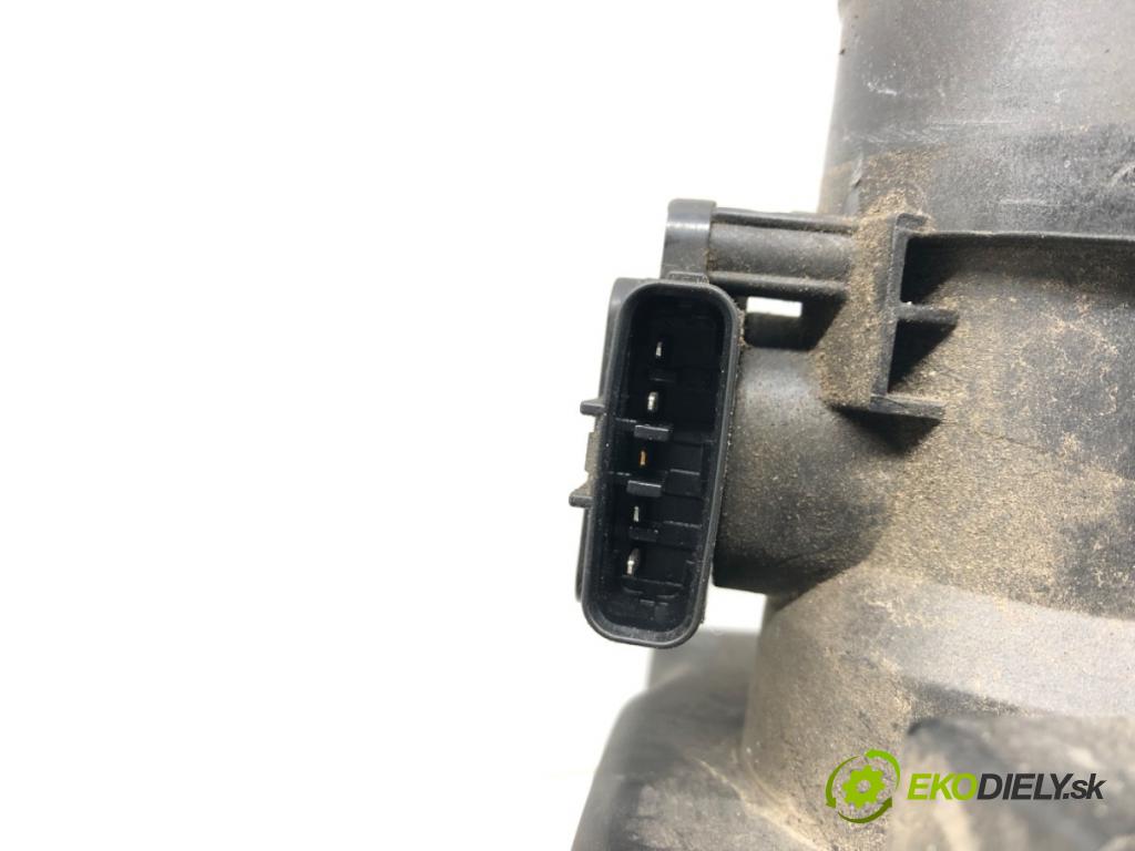 TOYOTA YARIS (_P9_) 2005 - 2014    1.4 D-4D (NLP90_) 66 kW [90 KM] olej napędowy 2005  Obal filtra vzduchu 22204-33010 (Obaly filtrov vzduchu)