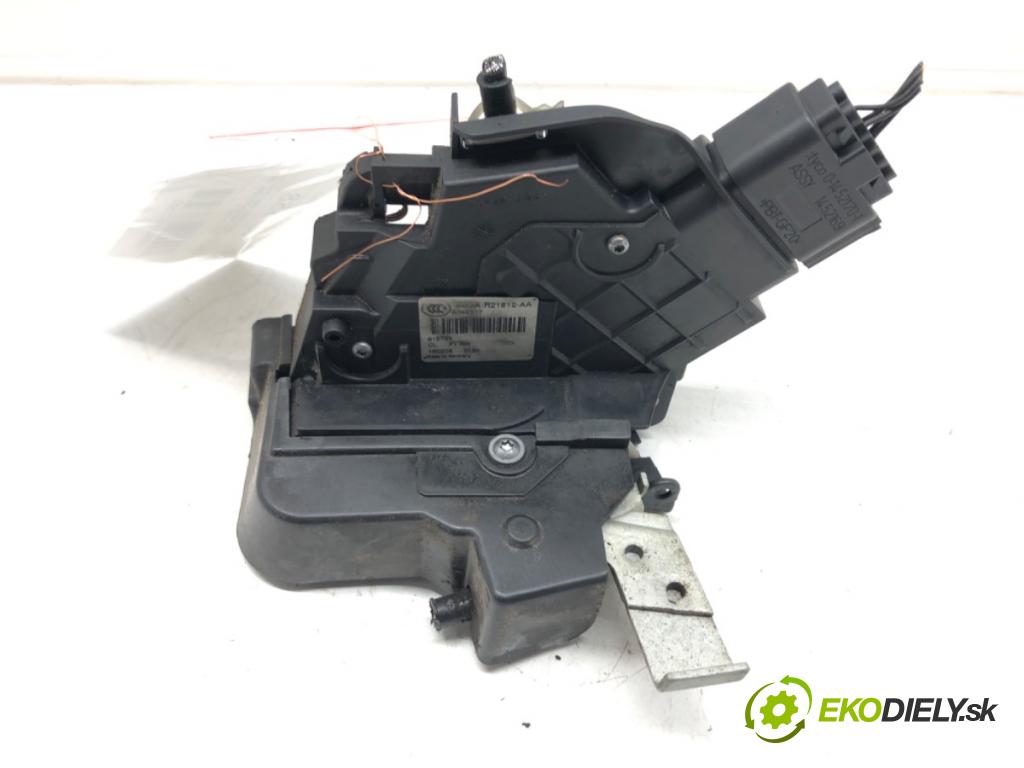 FORD S-MAX (WA6) 2006 - 2014    1.8 TDCi 92 kW [125 KM] olej napędowy 2006 - 2014  zámok přední část pravý 6M2A-R21812