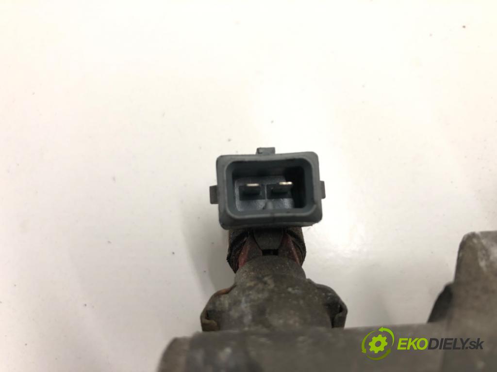 SEAT LEON (1M1) 1999 - 2006    1.4 16V 55 kW [75 KM] benzyna 1999 - 2006  Lišta vstrekovacia Vstrekovacie ventily 036133319B (Vstrekovacie lišty)